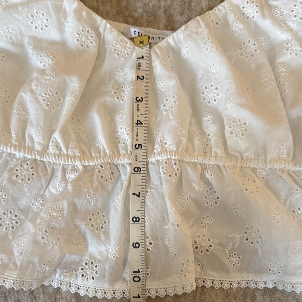 Super Cool Celebrity Pink Cream Eyelet Blouse Size Large - Picture 7 of 7
